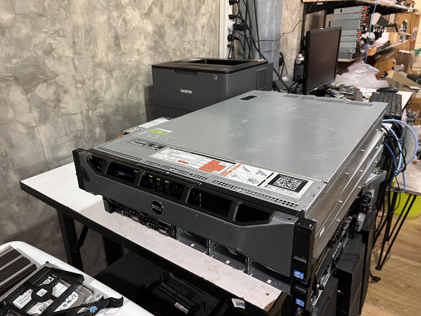 dell r820 2cpu 32gb sas ssd 12g 20cores เซิฟเวอร์มือสองพร้อมใช้งาน