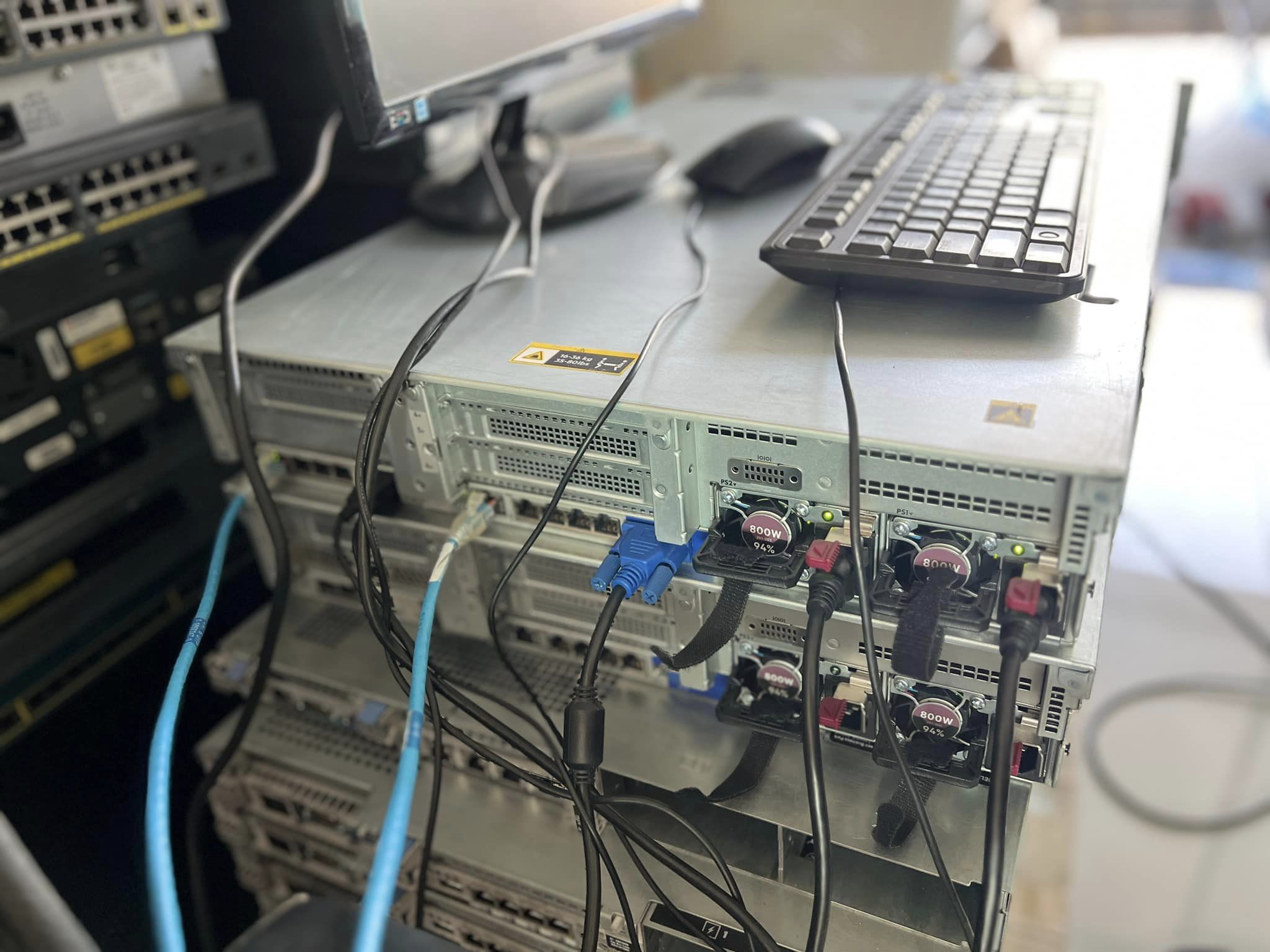 HPE ProLiant DL380 Gen10 2cpu 384gb 32Cores เซิร์ฟเวอร์มือสองพร้อมใช้งาน