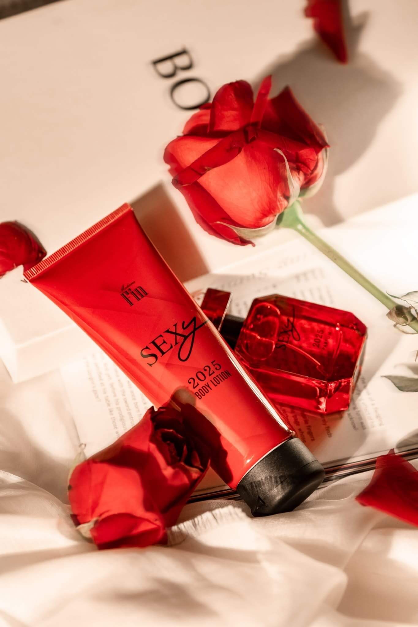 Madame Fin Sexy 2025 | น้ำหอมมาดามฟิน เซ็กซี่ สีแดง 1 ขวด + ฟรี บอดี้โลชั่น Sexy 1 หลอด