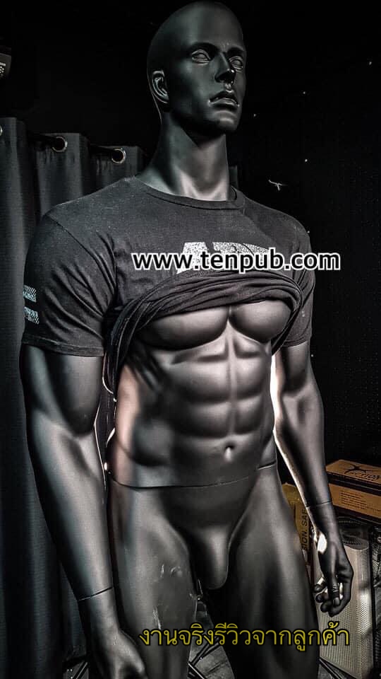 หุ่นนักกล้าม Under Armour