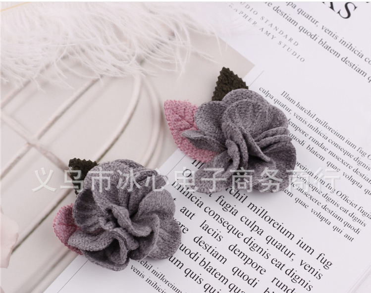 ดอกไม้ผ้าพร้อมใบไม้ ขนาด 4 ซม. มี 8 สีให้เลือก#CR036