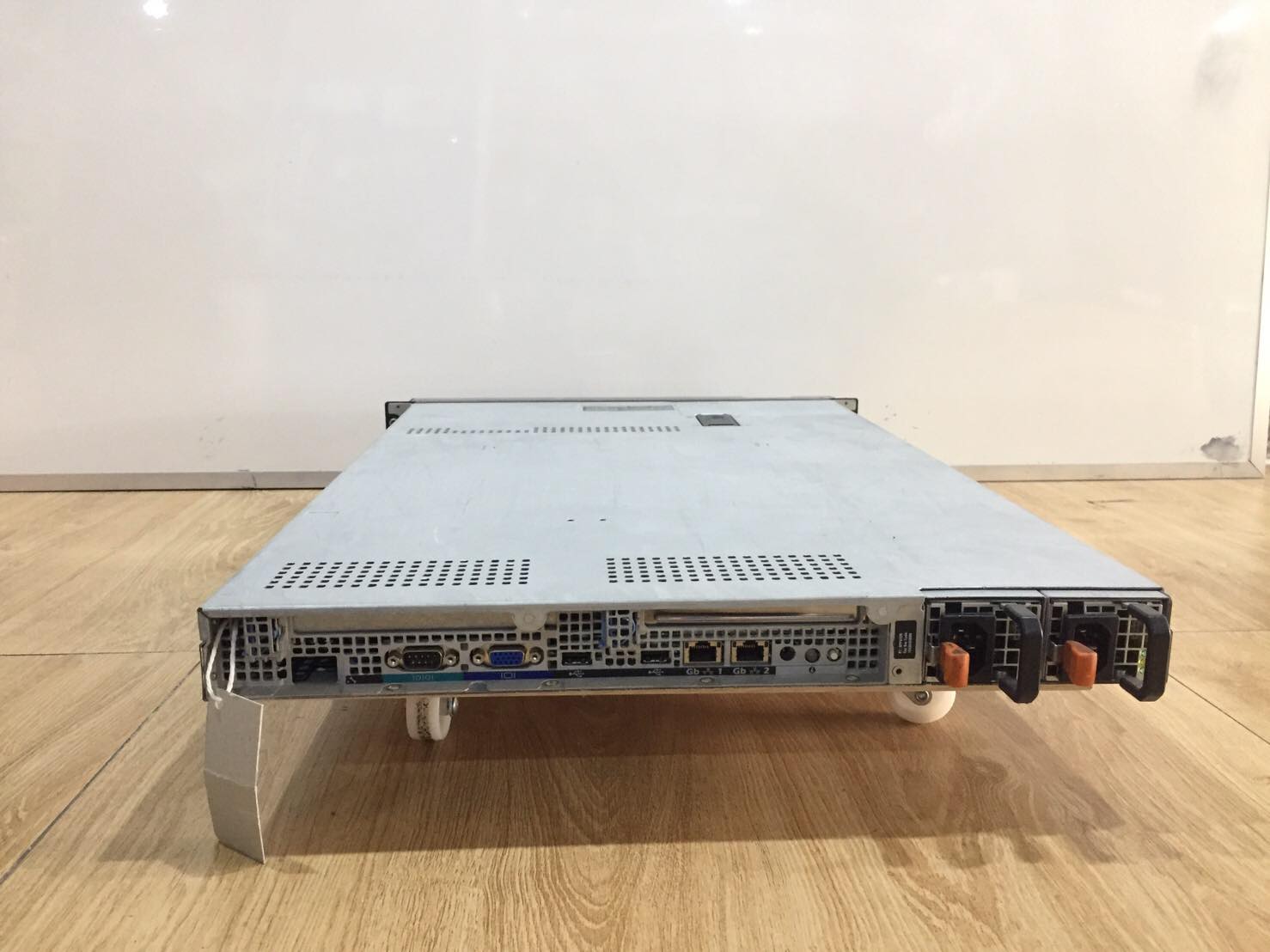 Dell PowerEdge R300 มือ 2 พร้อมใช้งาน