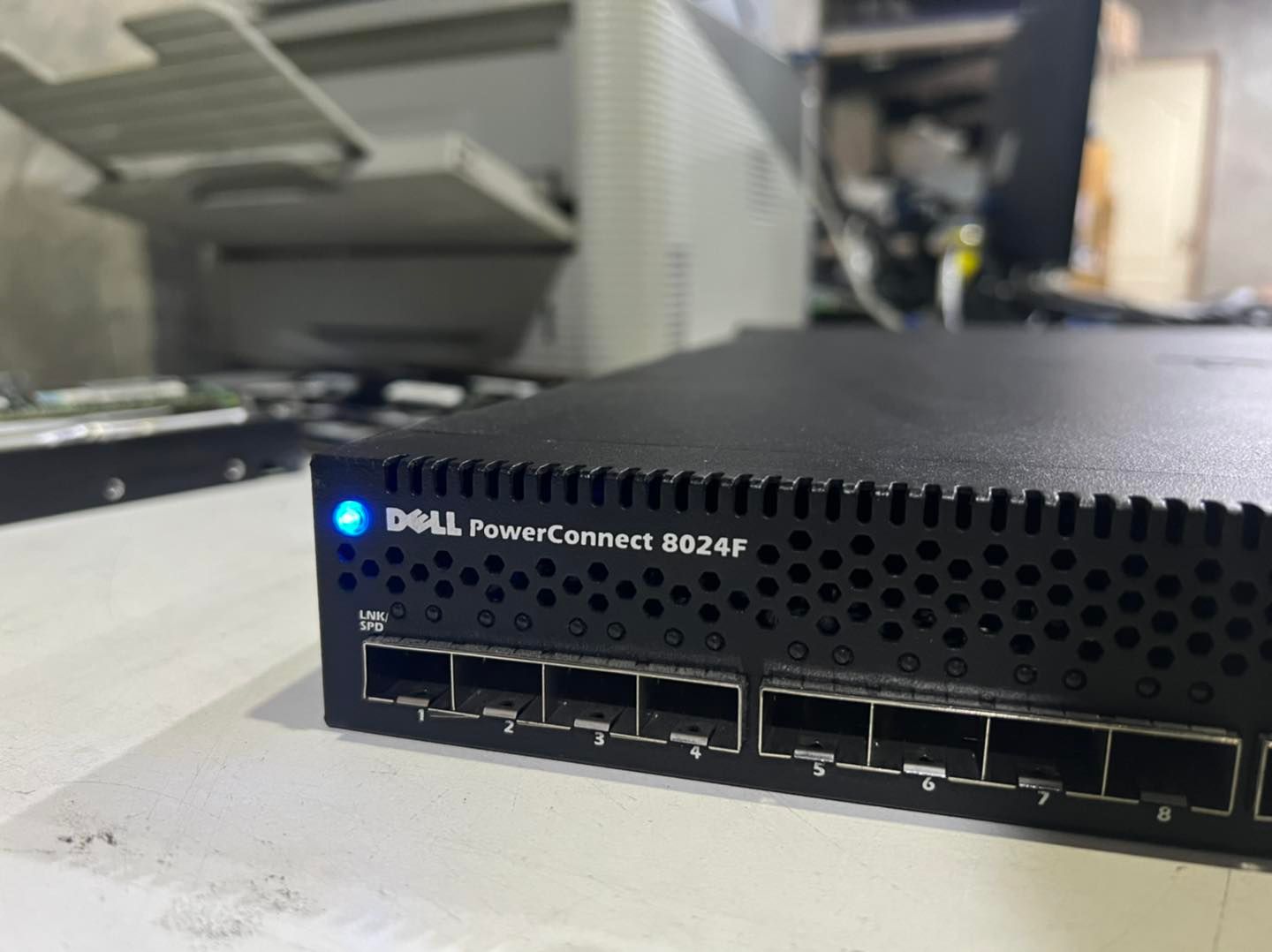 switch dell powerconnect 8024F มือ 2 พร้อมใช้งาน