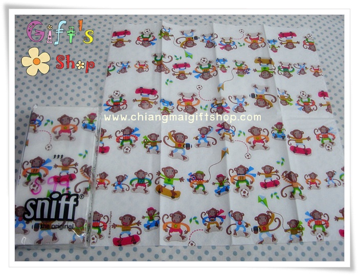 กระดาษแนปกิ้น ลายลิงเล่นสเก็ตบอร์ด เตะบอล เล่นว่าว พื้นหลังสีขาว
