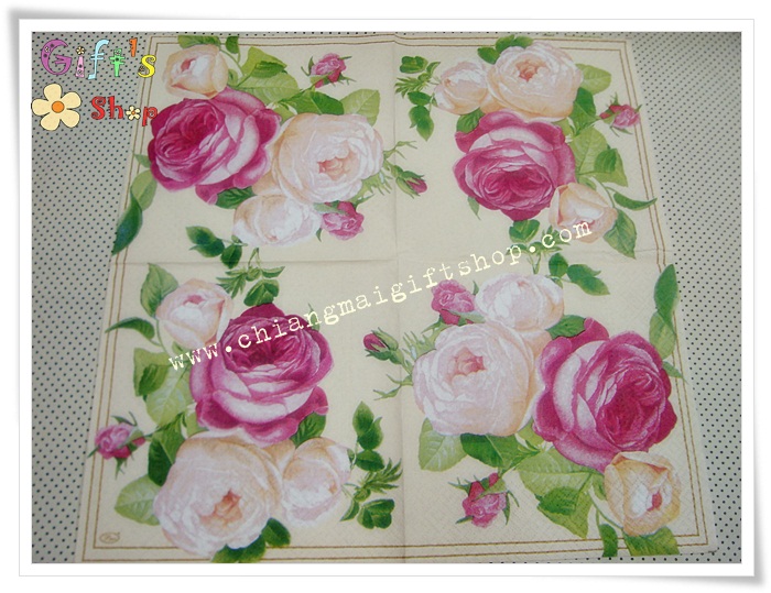กระดาษแนปกิ้น ลายดอกกุหลาบบานสีแดง ชมพู พื้นหลังสีครีม ขอบสีทอง