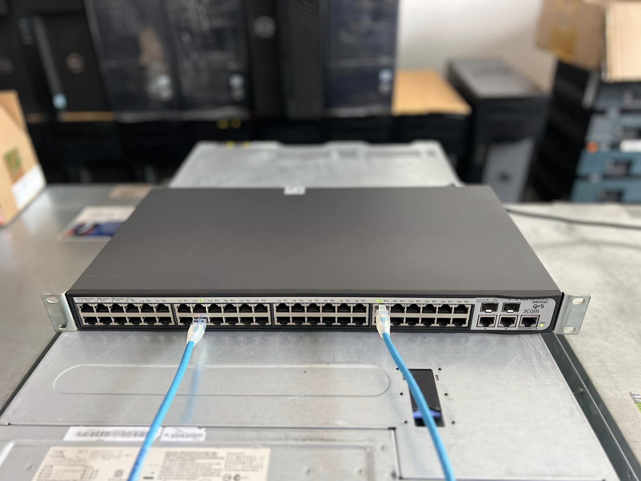 Switch 3Com 2250-SFP Plus 3CBLSF50H มือสองพร้อมใช้งาน