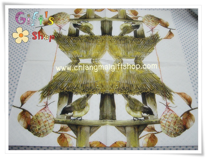 กระดาษแนปกิ้น ลายนกในบ้านนก พื้นหลังสีขาว หลังคามุงฟาง