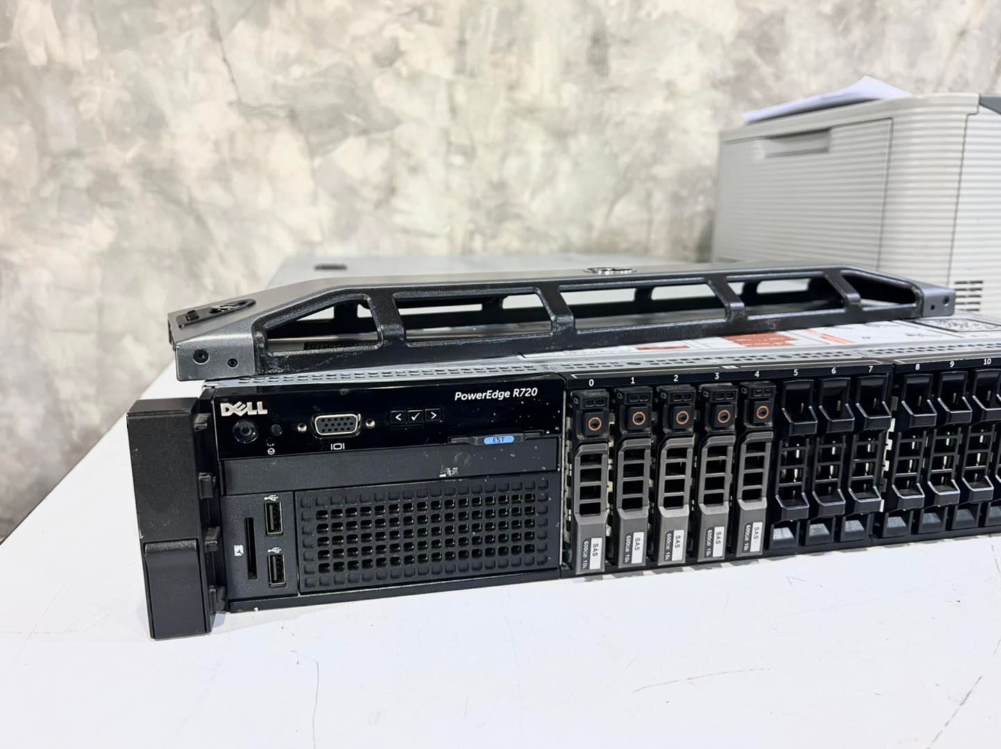 Server dell r720 2cpu 32gb 24cores server มือสองพร้อมใช้งาน