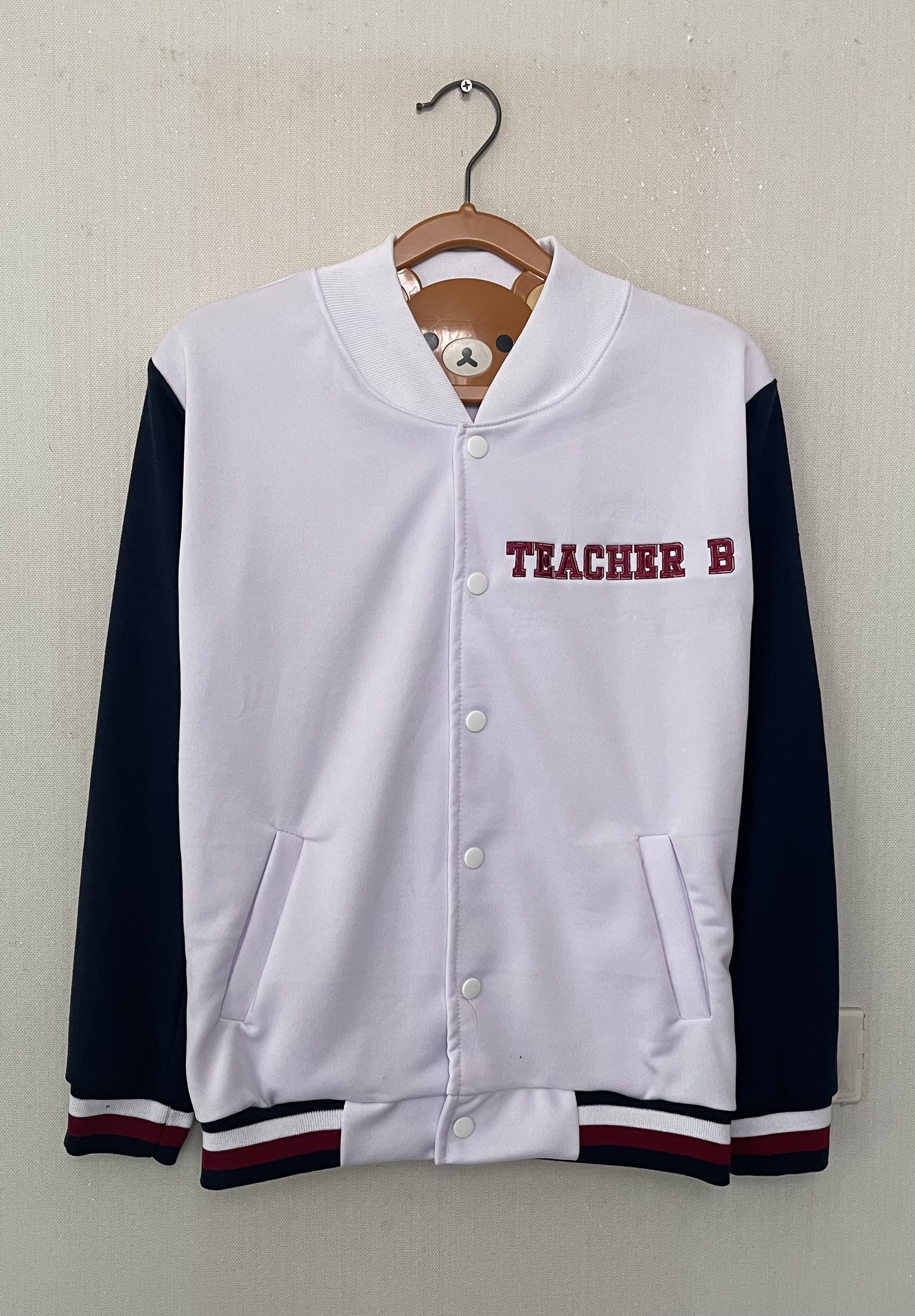 เสื้อแจ็คเก็ตผ้าเกล็ดปลา เสื้อรุ่นสีขาว