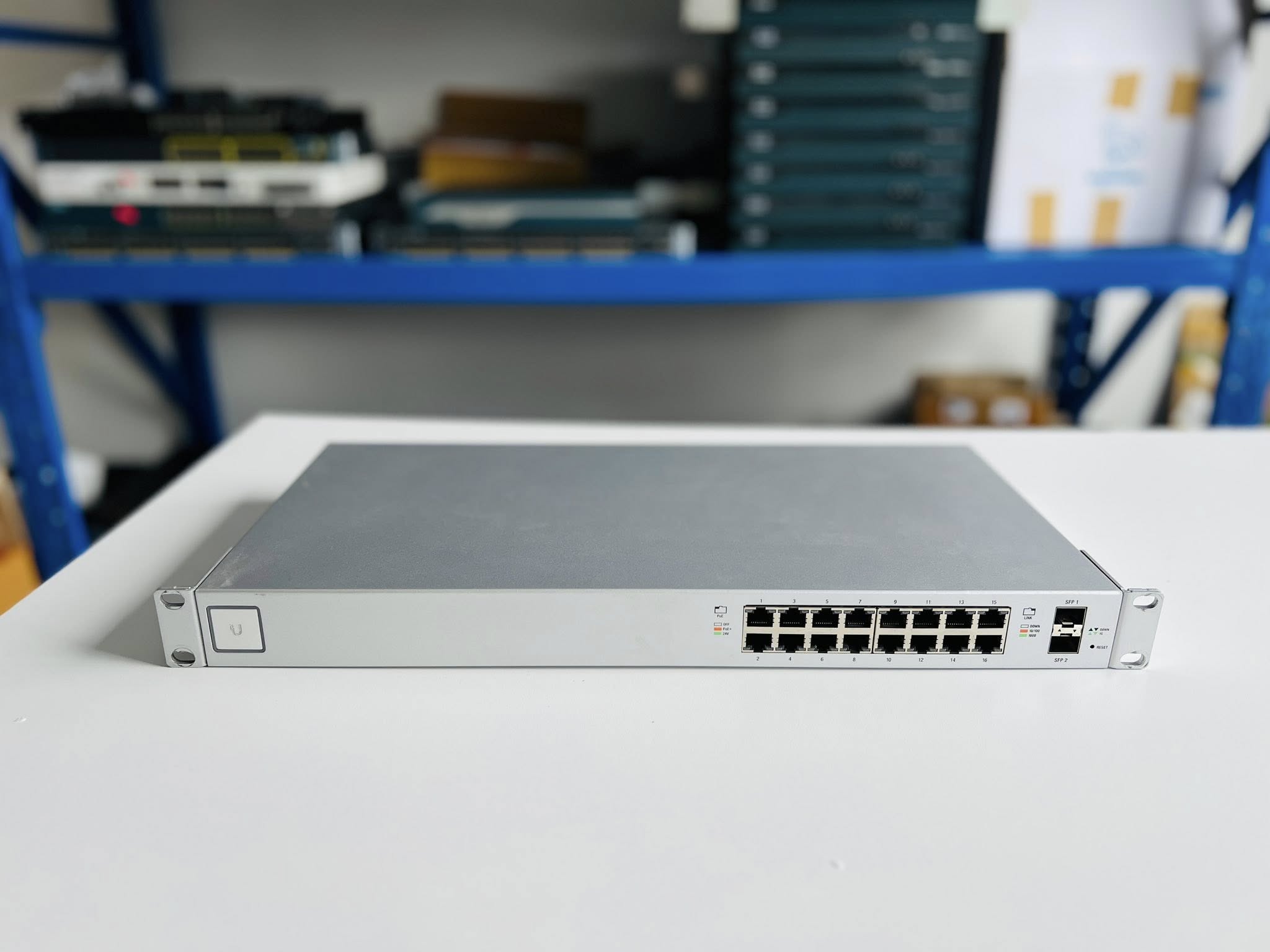 Switch UniFi PoE 16-Port US-16-150W สวิทยูบิคิวตี้มือสองพร้อมใช้งาน