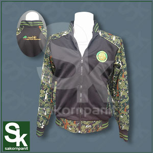 เสื้อวอร์มแขนลายพรางป่าไม้-ปกขลิบเขียว /ปักหลังต้นไม้ (รุ่น2)