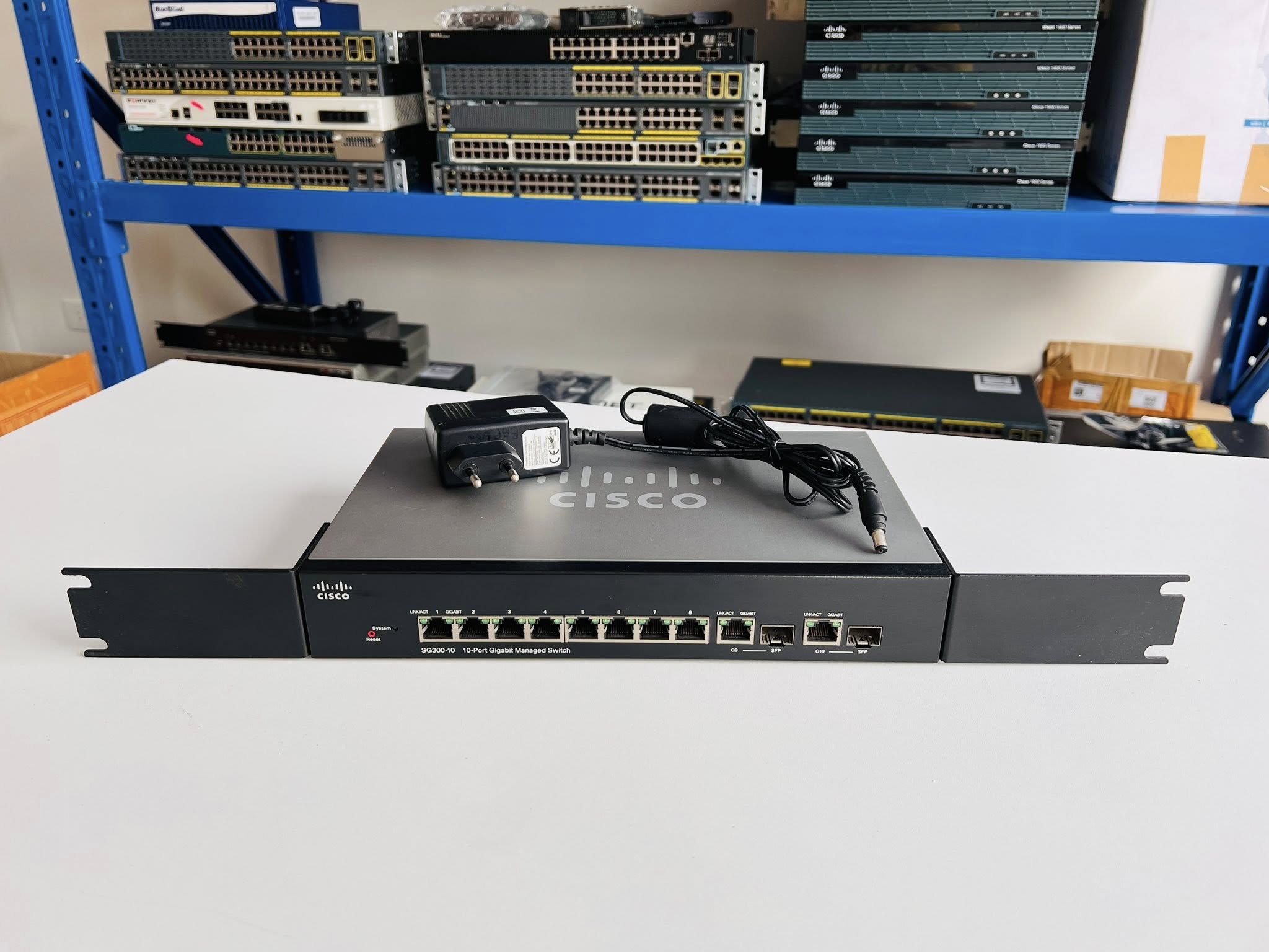 Switch Cisco SG300 10port Gigabit สวิทซิสโก้มือสองพร้อมใช้งาน