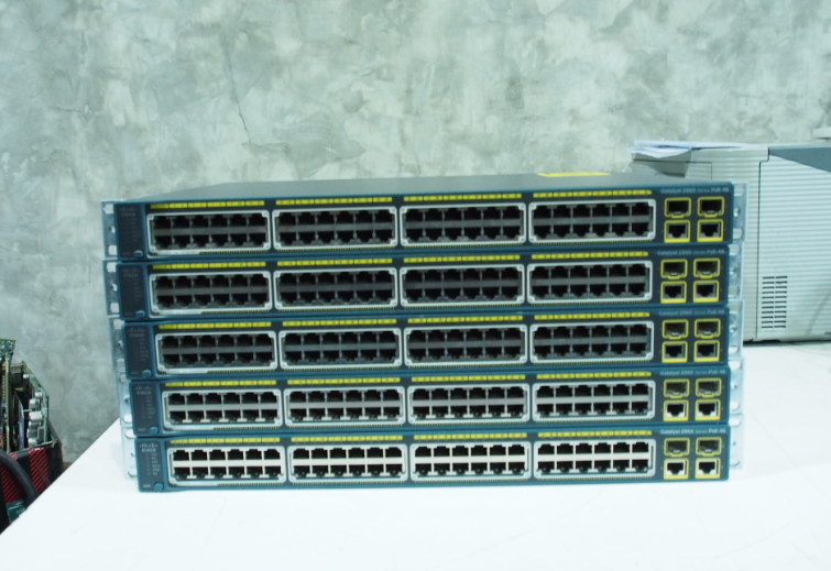 Cisco 2960 PoE 48 port มือ 2 พร้อมใช้งาน
