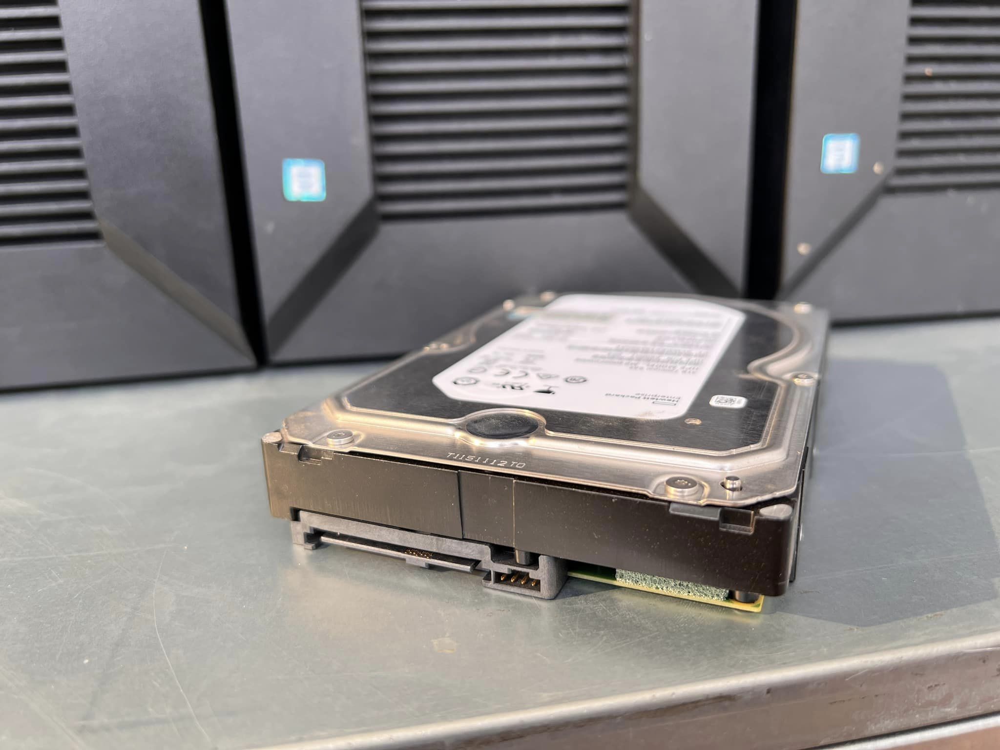 hdd sas 4tb ฮาร์ดดิสเซิฟเวอร์มือสองพร้อมใช้งาน