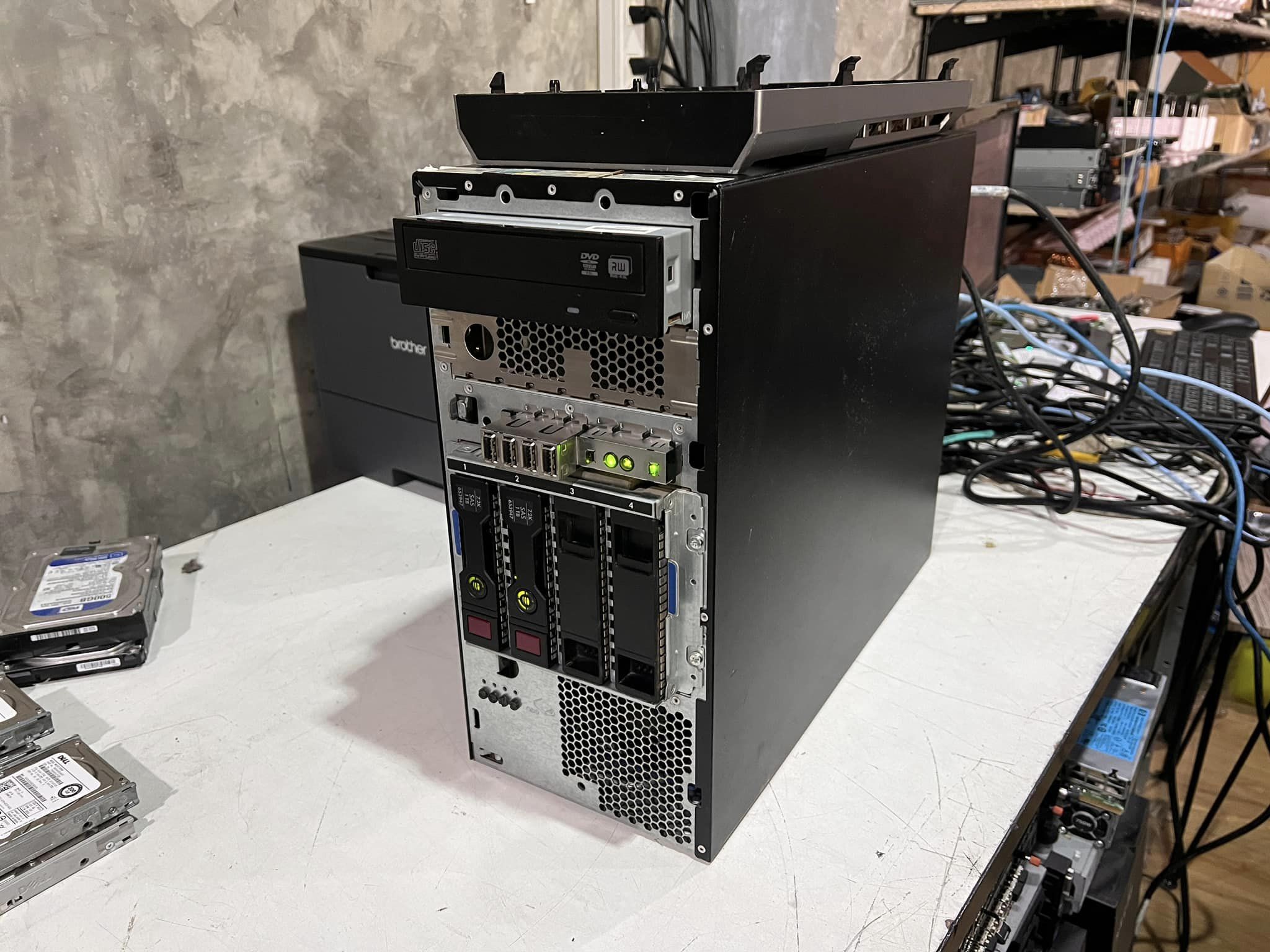 HP ML310e Gen8 V2เซิร์ฟเวอร์ทาวเวอร์มือสองพร้อมใช้งาน