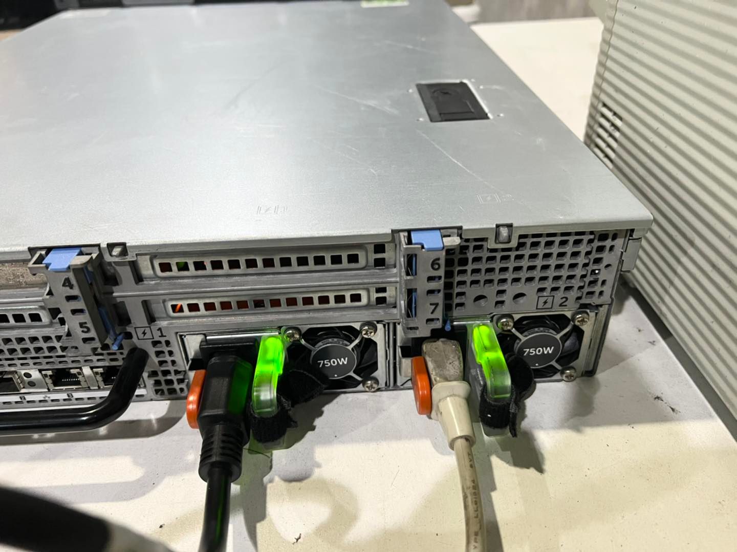 Server dell r720 2cpu 32gb server มือสองพร้อมใช้งาน