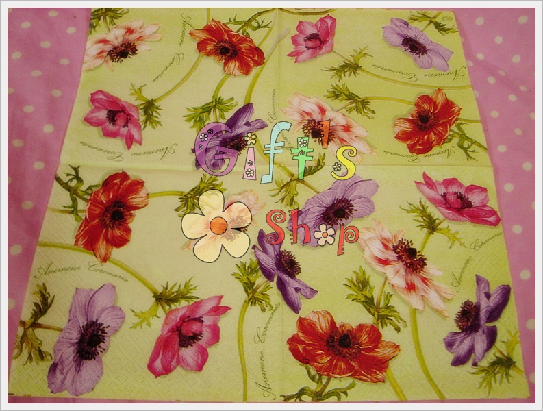 กระดาษแนปกิ้นยุโรป, ลายดอกไม้สีชมพู, ลายดอกไม้สีม่วง, ลายดอกไม้สีแดง, พื้นหลังสีเขียวอ่อน, ลายเต็มผืน, ลายดอกคอสมอส, ลายดอกดาวกระจาย