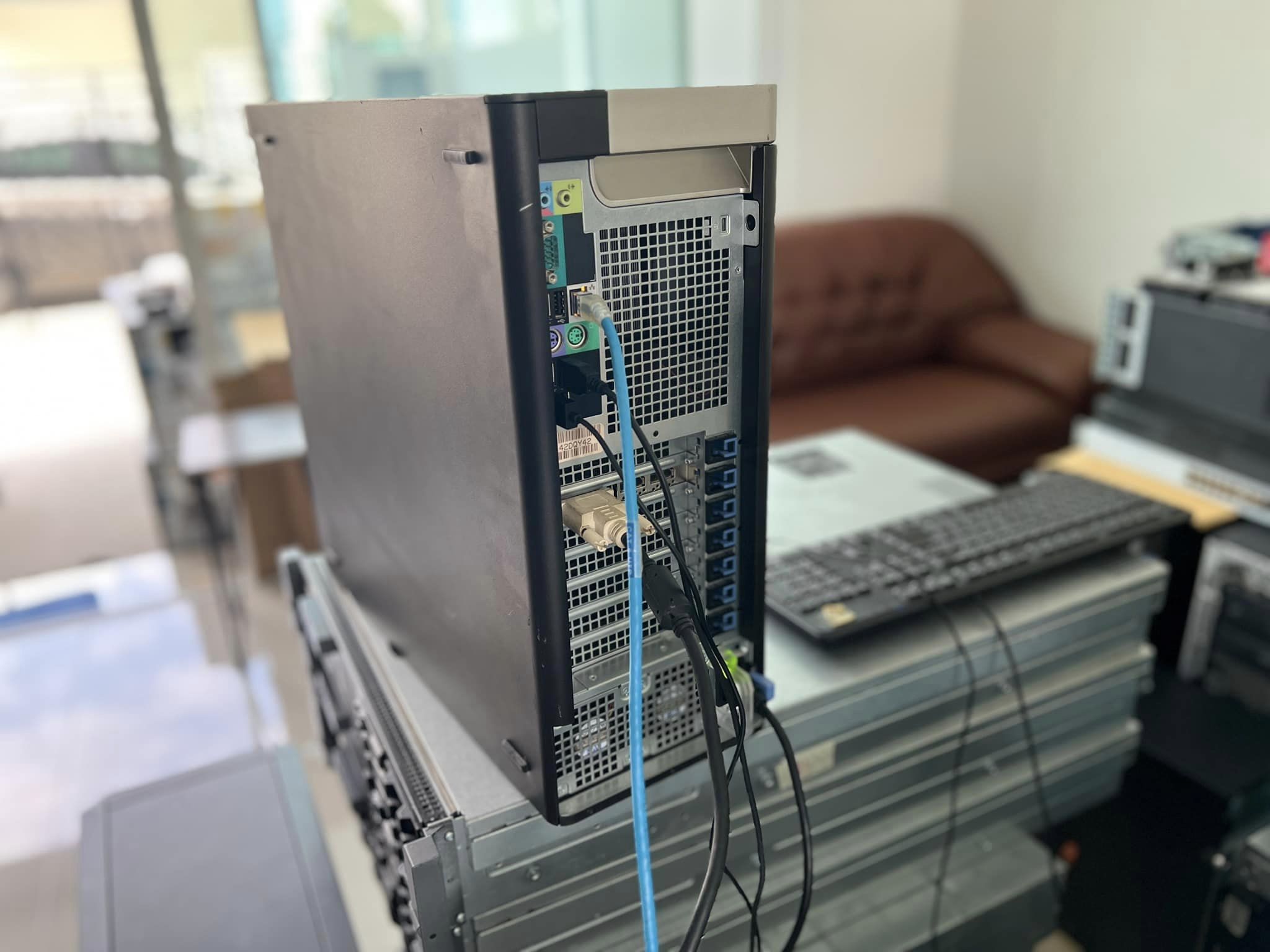 Dell T7810 2cpu 32gb 28Cores เวิร์คสเตชั่นมือสองพร้อมใช้งาน