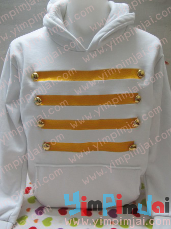 เสื้อกันหนาวสีขาว ปักสีทอง ติดกระดุมทอง ตัดตามแบบค่ะ