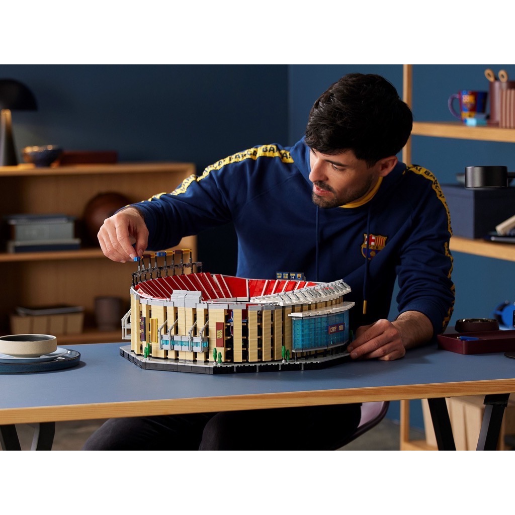 เลโก้ LEGO Exclusives 10284 Camp Nou - FC Barcelona (มีกล่องกระดาษตรงรุ่น)