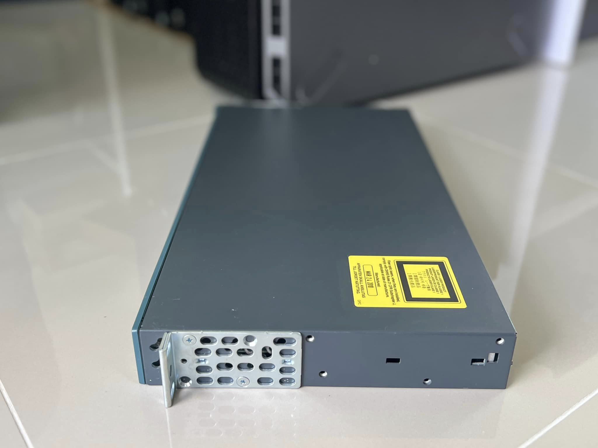 Cisco 2960 24TC L uplink 1G สวิทมือสองพร้อมใช้งาน