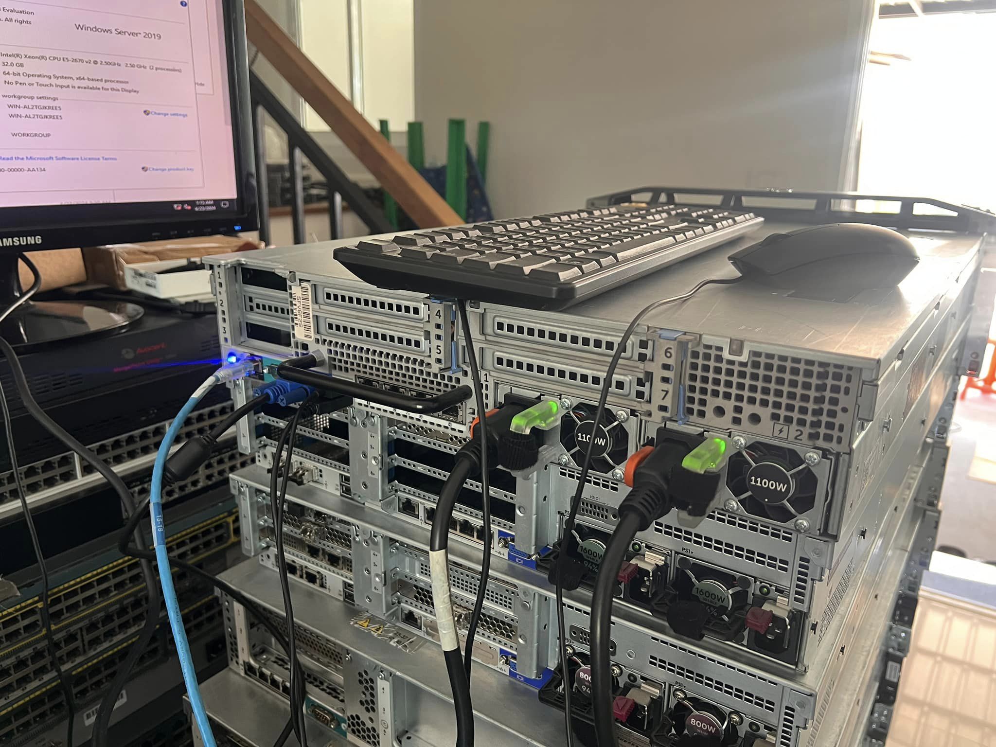 server dell r720 2cpu 32gb 20cores 32gb 3.5" เดลเซิฟเวอร์มือสองพร้อมใช้งาน