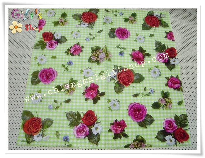 กระดาษแนปกิ้น, ลายดอกกุหลาบ, ลายดอกไม้ดอกกุหลาบสีชมพู, ลายดอกกุหลาบสีแดง, พื้นหลังลายสก็อตสีขาว