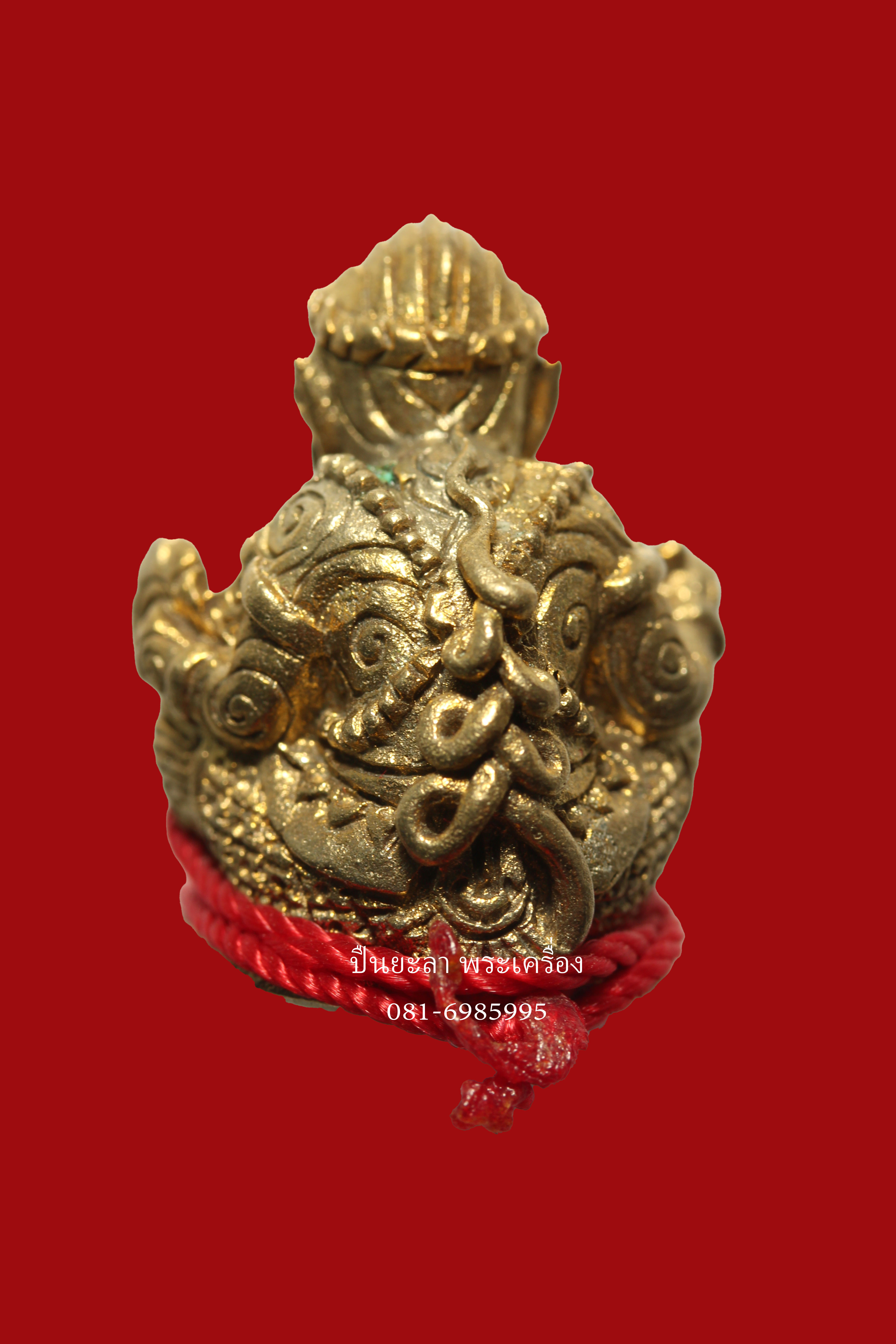 หนุมานสะกดทัพลังกาสุกะ อาจารย์แดง วัดไร่ จ.ปัตตานี เนื้อพระขรรค์ ถือตะกรุด ถูกด้วยสายสิญน์ มีไว้เพื่อชัยชนะ พร้อมจารย์ยันต์ใต้ฐาน 9 ตัว กล่องเดิม พระปี 2552 ครับสวยๆครับ