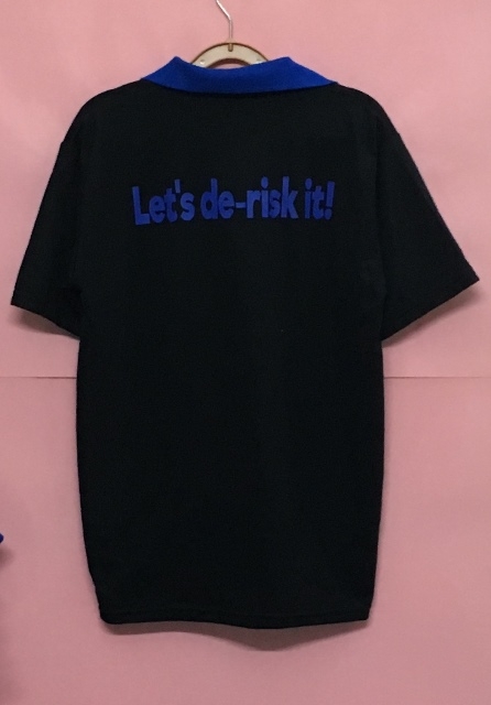 เสื้อโปโลดำ ปกน้ำเงิน