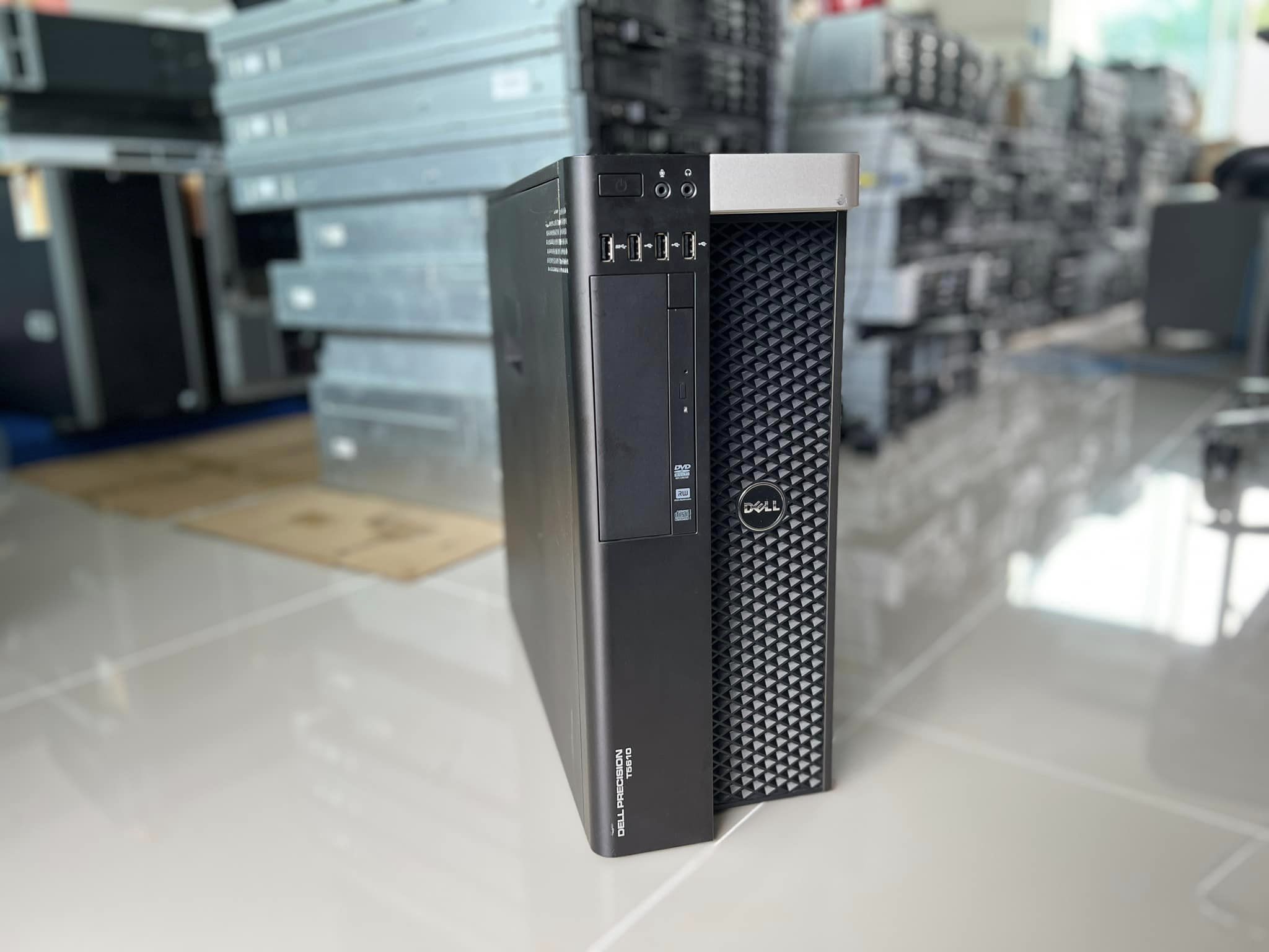 Dell T5610 2cpu K4000 32gb 16Cores เวิร์คสเตชั่นมือสองพร้อมใช้งาน