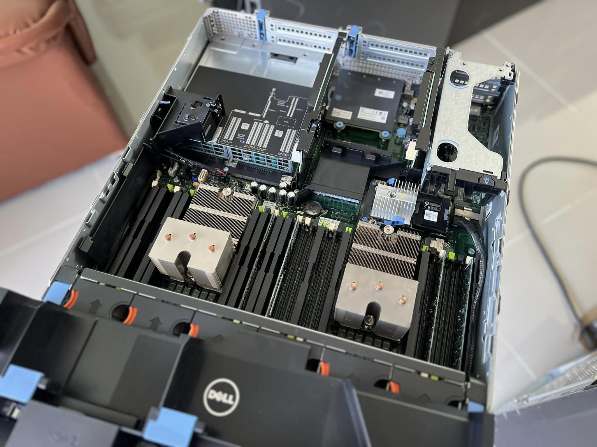 dell r720 2cpu 32gb 20cores sas 4tb hdd 3.5" เซิฟเวอร์มือสองพร้อมใช้งาน