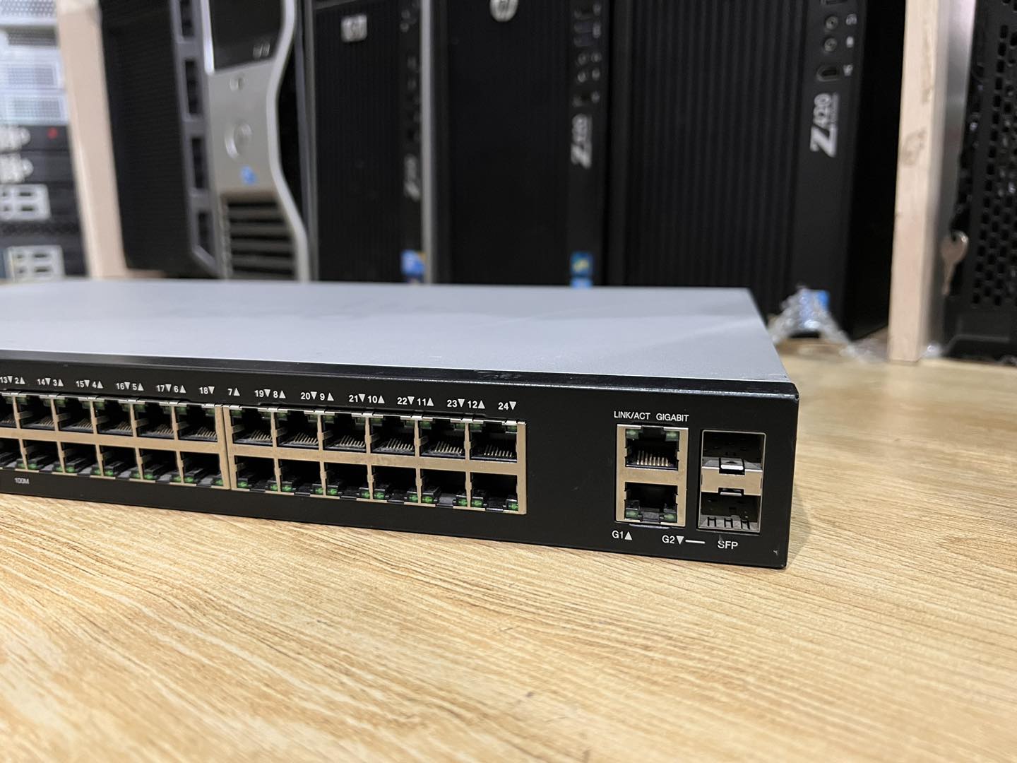 Cisco SF200 24-Port 10/100 มือสอง พร้อมใช้งาน