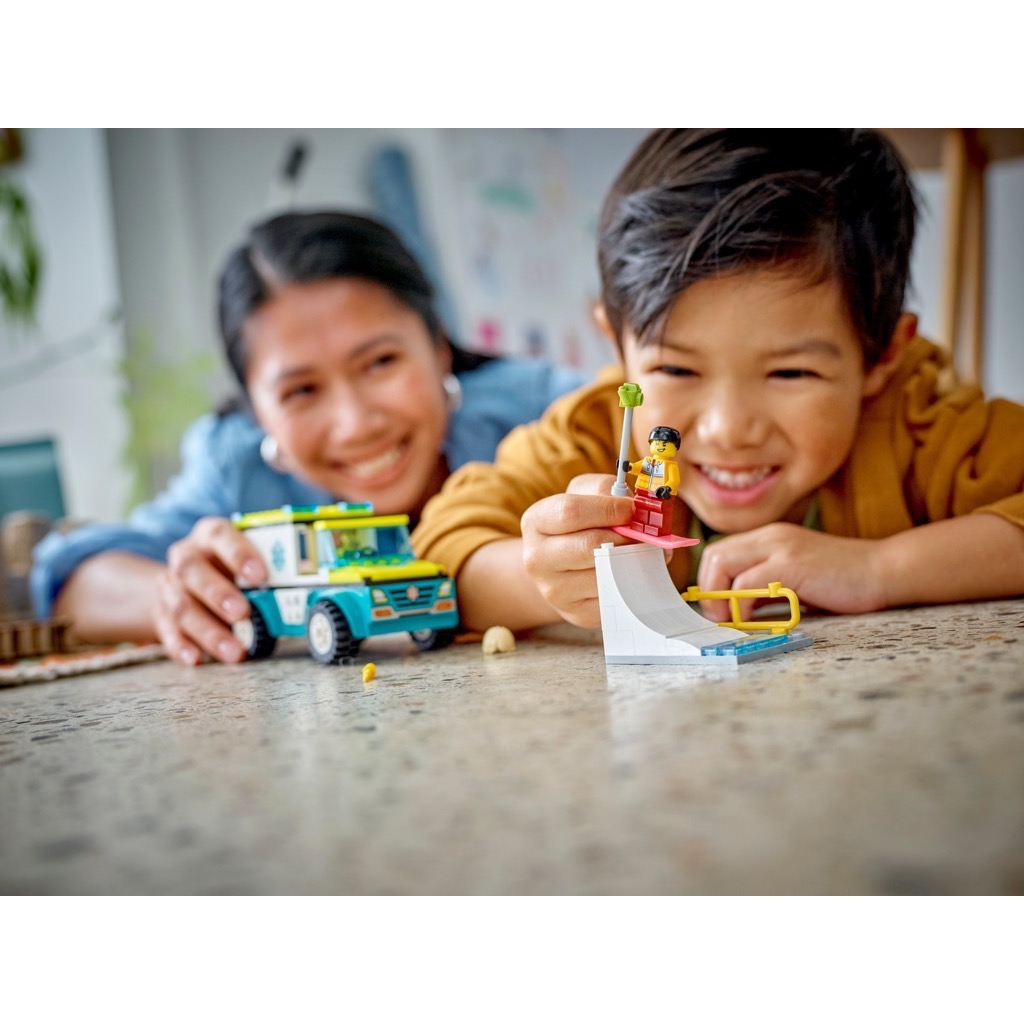 เลโก้ LEGO City 60403 Emergency Ambulance