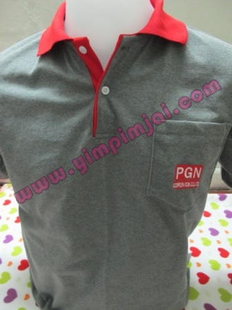 เสื้อโปโลสีเทาปกแดง สาบแดง แลบแขนแดง ปักโลโก้