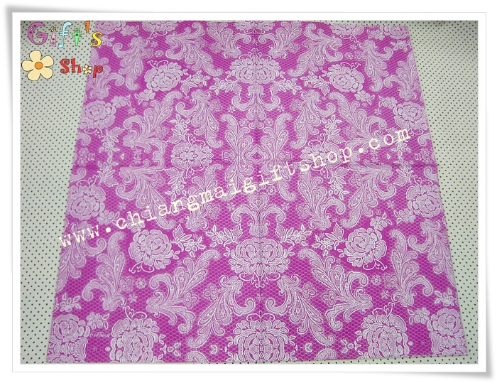 กระดาษแนปกิ้น ลายลูกไม้สีขาว พื้นหลังสีชมพู