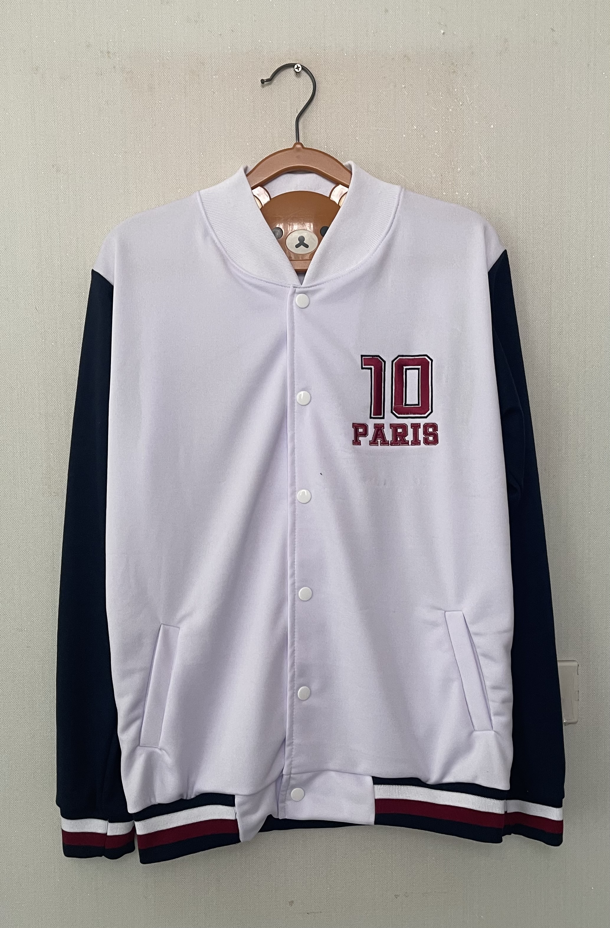 เสื้อแจ็คเก็ตผ้าเกล็ดปลา เสื้อรุ่นสีขาว
