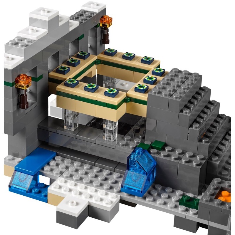 LEGO Minecraft 21124 The End Portal (กล่องไม่สวย - Damaged Box)