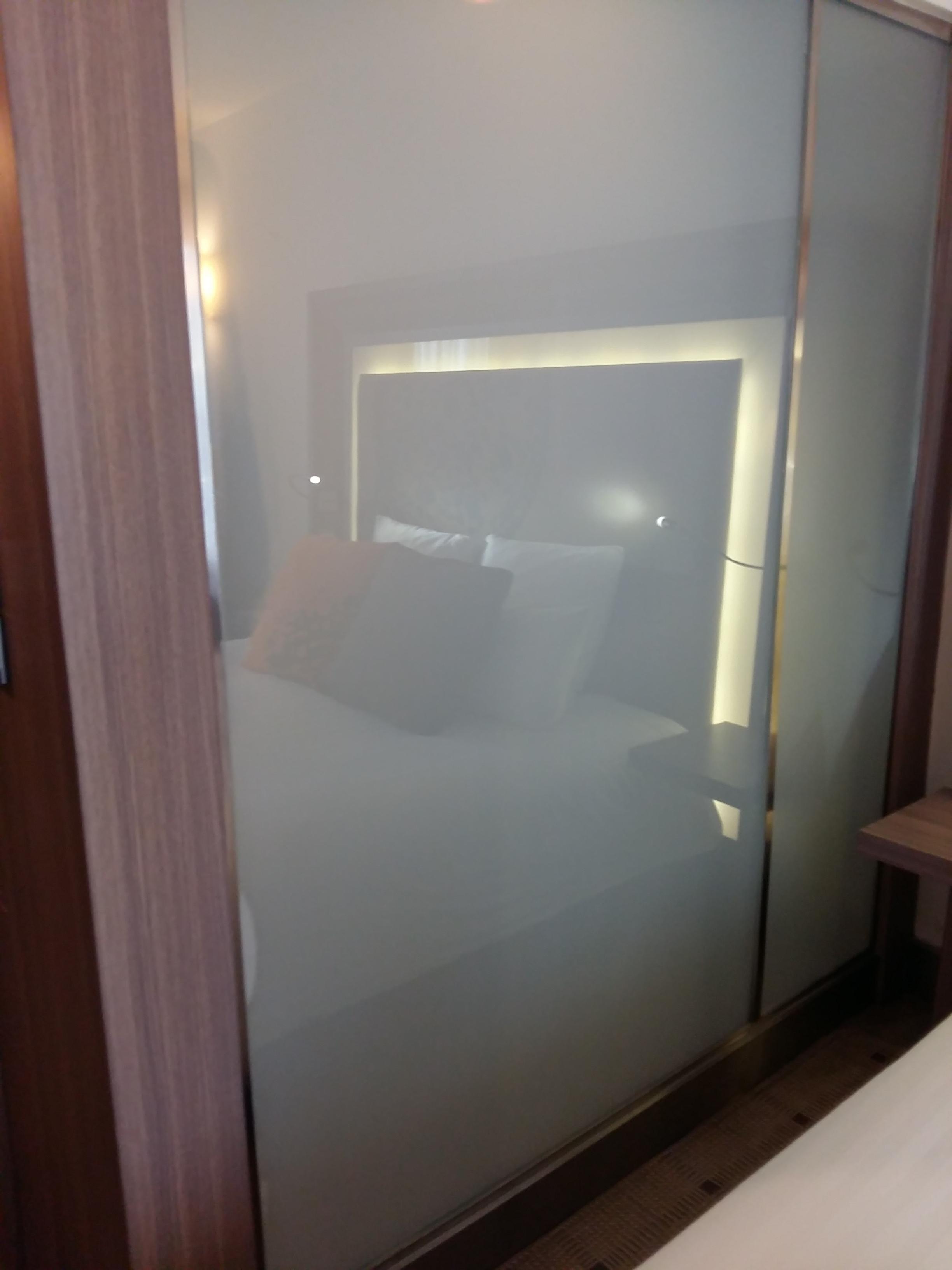 กระจกอัจฉริยะ ฟิล์มอัจฉริยะ กระจกเปลี่ยนสีได้ มีรีโมตคอนโทรล