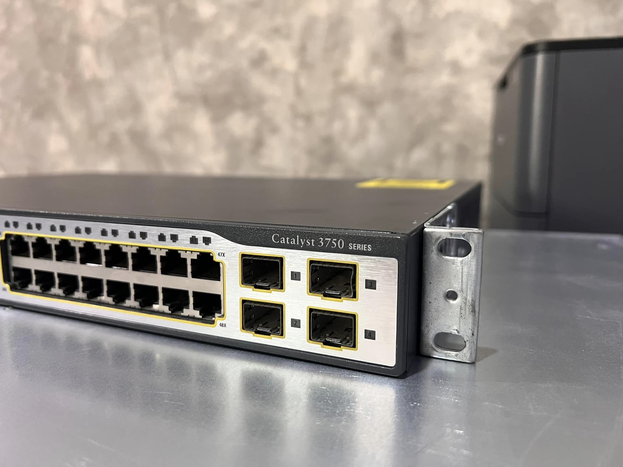 Cisco 3750 48TS S layer 3 สวิทมือสองพร้อมใช้งาน