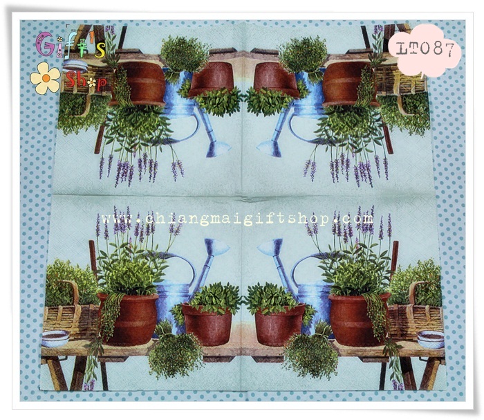 กระดาษแนปกิ้น ลายบัวรถน้ำ ดอกลาเวนเดอร์ในกระถาง ชั้นไม้ พื้นหลังสีขาวหม่น