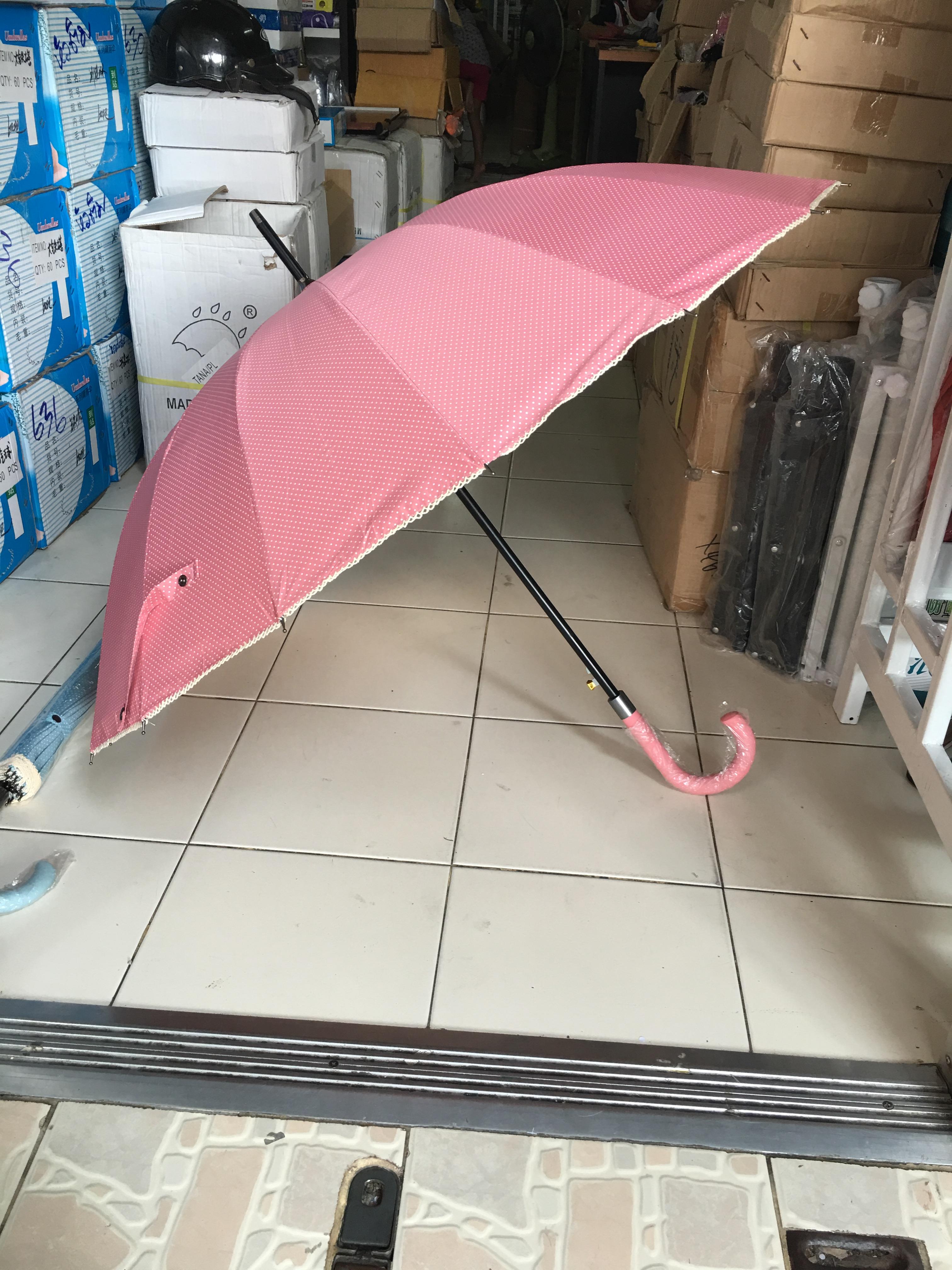 ร่มตอนเดียว23นิ้วลายจุดมีระบายลูกไม้มียูวีสีทอง