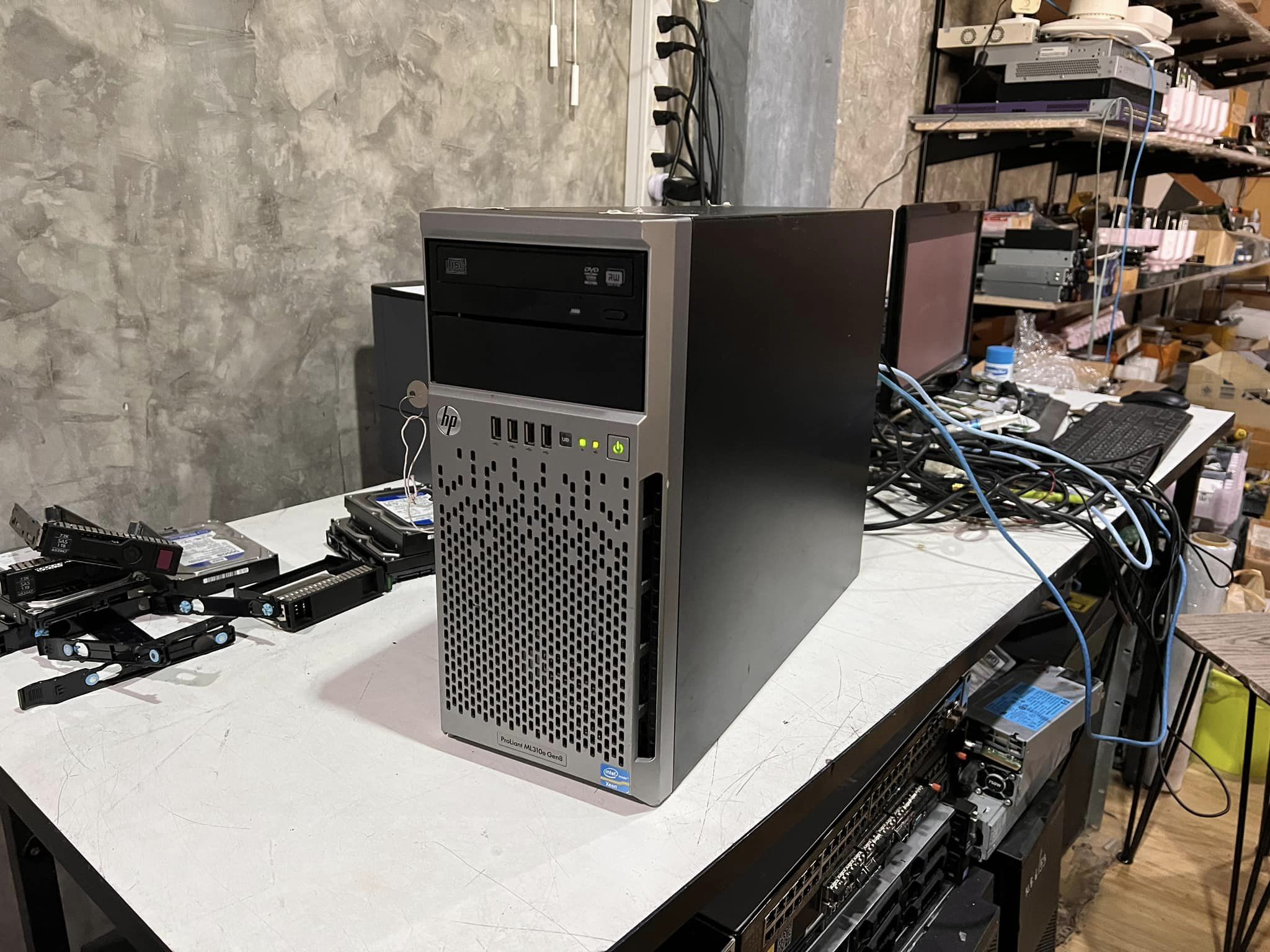 HP ML310e Gen 8 Server tower มือสองพร้อมใช้งาน