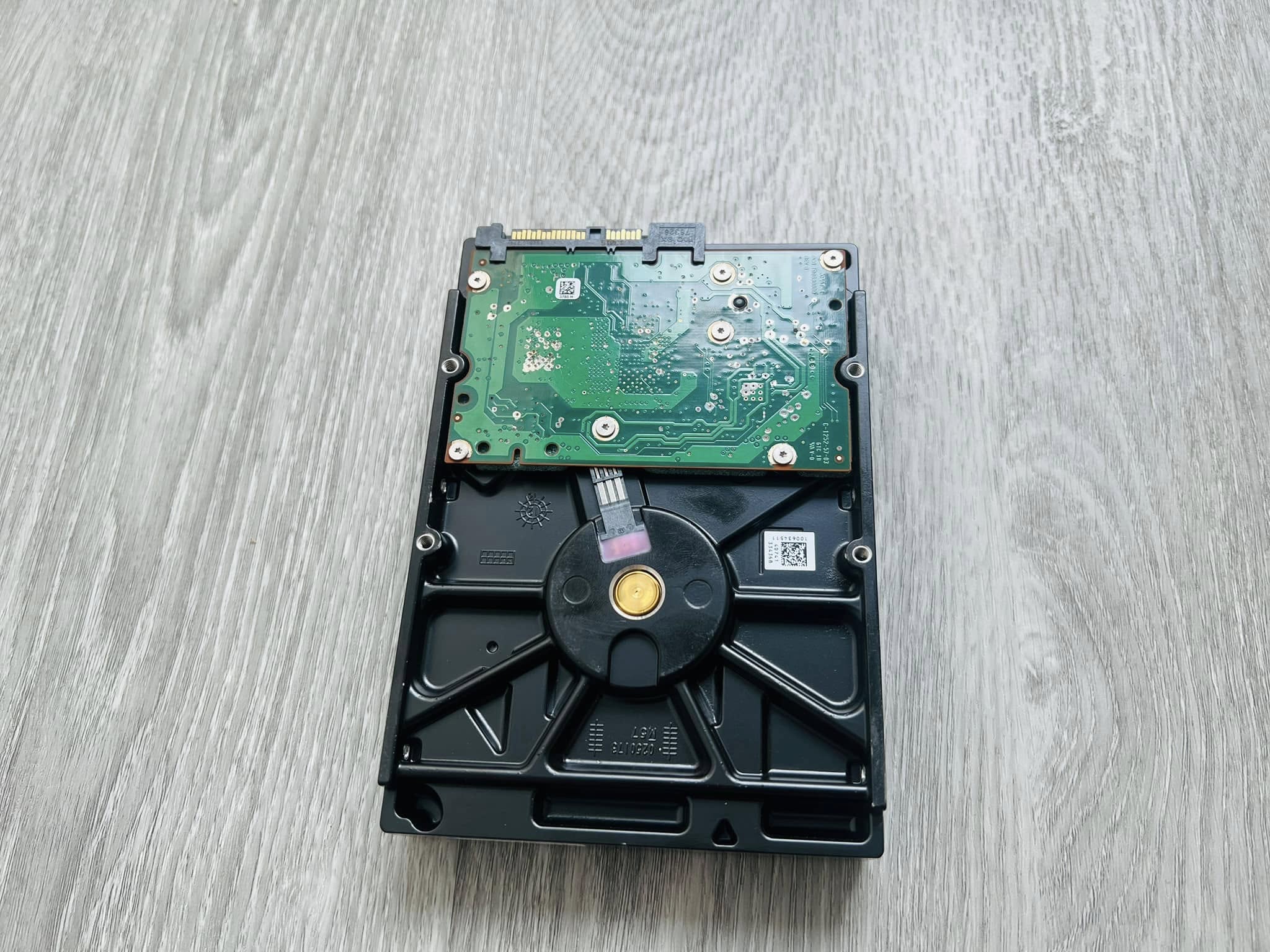 hdd sas 1tb 7.2k 3.5" สำหรับเซิร์ฟเวอร์ ฮาร์ดดิสเดลมือสองพร้อมใช้งาน