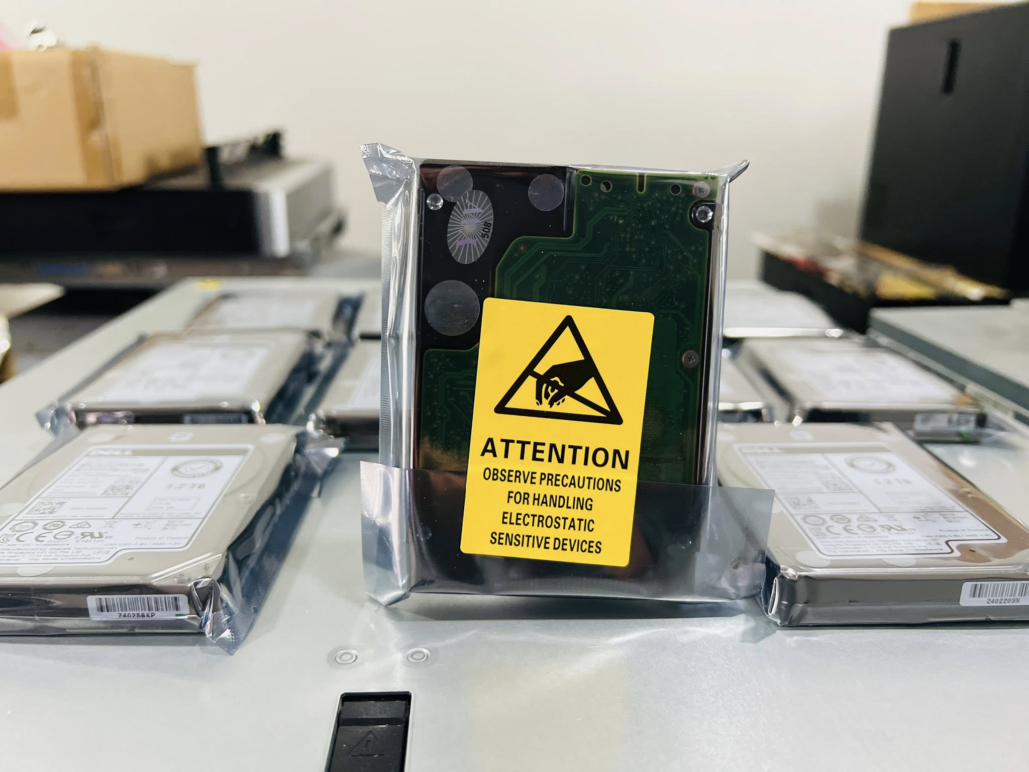 HDD SAS 1.2TB 10K 12Gbps Dell Enterprise 0FR6W6 ฮาร์ดดิสเซิร์ฟเวอร์เดลมือสองพร้อมใช้งาน