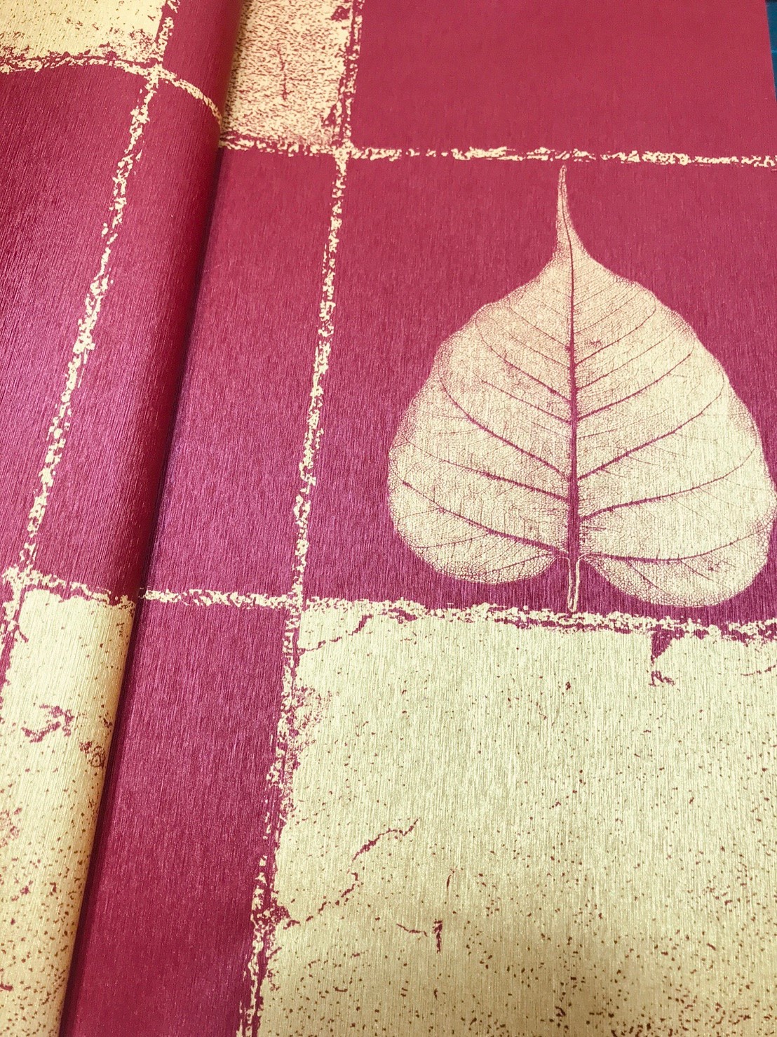 วอลเปเปอร์ลายไทย ใบโพธิ์ แดง-ทอง 124-8