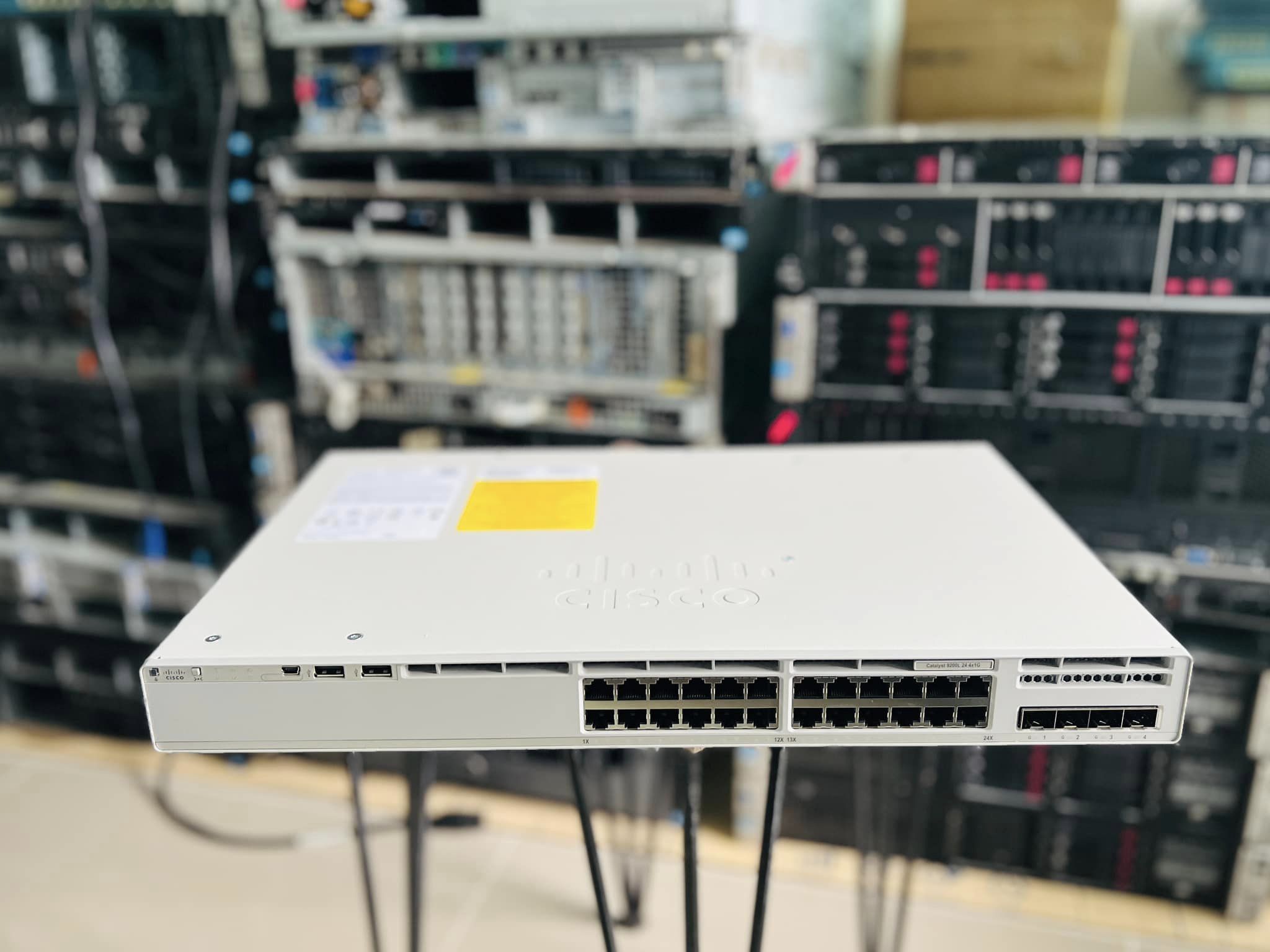 Cisco 9200L 24 port 4SFPx1G Switch Gigabit ประกัน 3 เดือนสวิทซิสโก้มือสองพร้อมใช้งาน