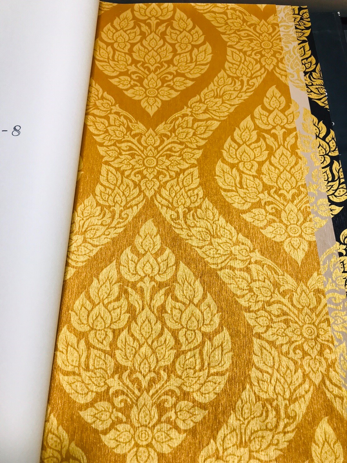 วอลเปเปอร์ลายไทย พุ่มข้าวบิณฑ์ ทอง 038-12