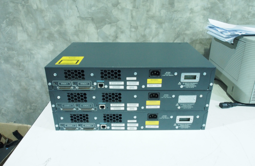 Cisco 3750G-24TS-S 1.5U มือ 2 พร้อมใช้งาน