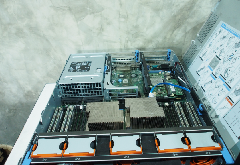 server dell r710 2cpu h700 มือ 2 พร้อมใช้งาน