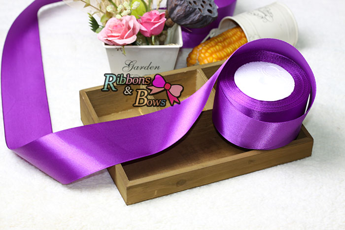 ริบบิ้นผ้าซาตินสีม่วง ม้วน 25 หลาSA025